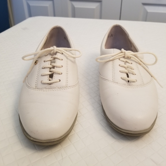 EASY SPIRIT ANTI-GRAVITY WOMENS LEATHER SHOES Size 5B White - Picture 1 of 7